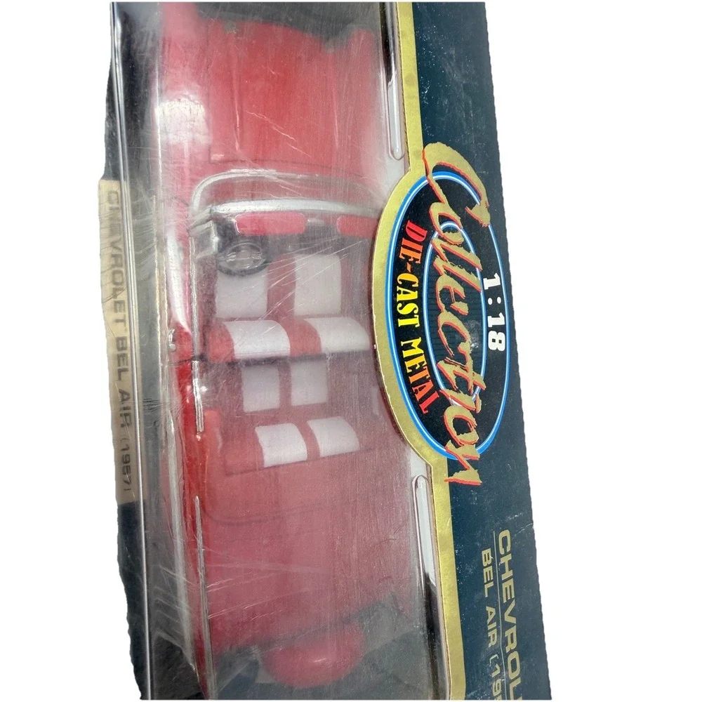 Road‎ Tough 1957 Red Chevrolet Bel Air Convertible Die cast Car 1:18 NIB